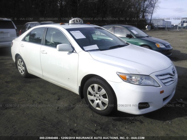 4T4BF3EK7BR166080 - 2011 TOYOTA CAMRY SE/LE/XLE WHITE photo 1