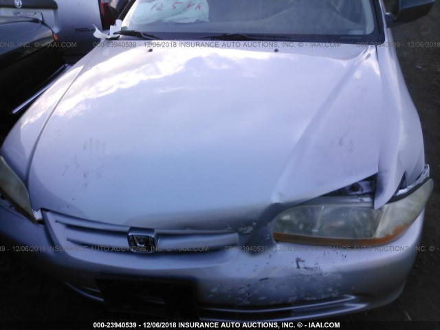 1HGCF86631A121219 - 2001 HONDA ACCORD VALUE SILVER photo 10