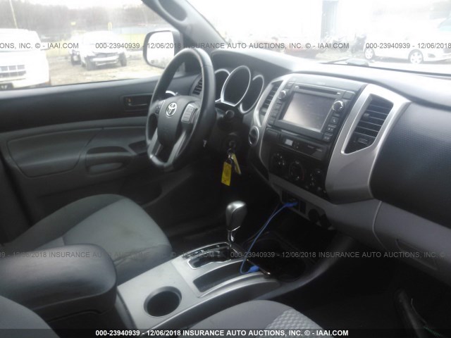 3TMLU4EN4DM114664 - 2013 TOYOTA TACOMA DOUBLE CAB 灰色 照片 5