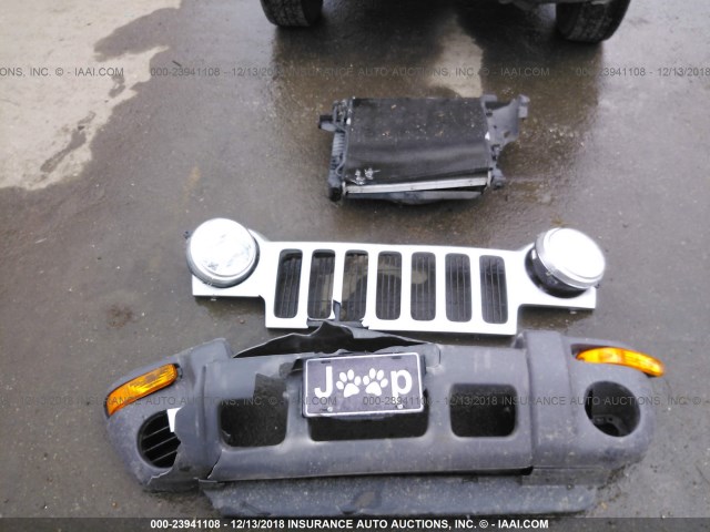 1J4GL48K33W718608 - 2003 JEEP LIBERTY SPORT/FREEDOM SILVER photo 6