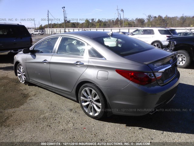 5NPEC4AB7CH439417 - 2012 HYUNDAI SONATA SE/LIMITED GRAY photo 3