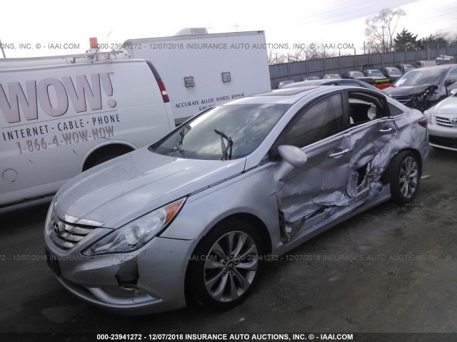 5NPEC4ABXBH203925 - 2011 HYUNDAI SONATA SE/LIMITED SILVER photo 2