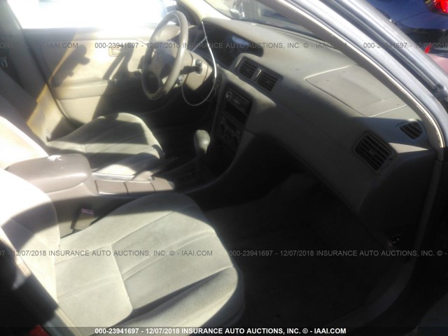 JT2BF22K8V0014441 - 1997 TOYOTA CAMRY LE/XLE RED photo 5