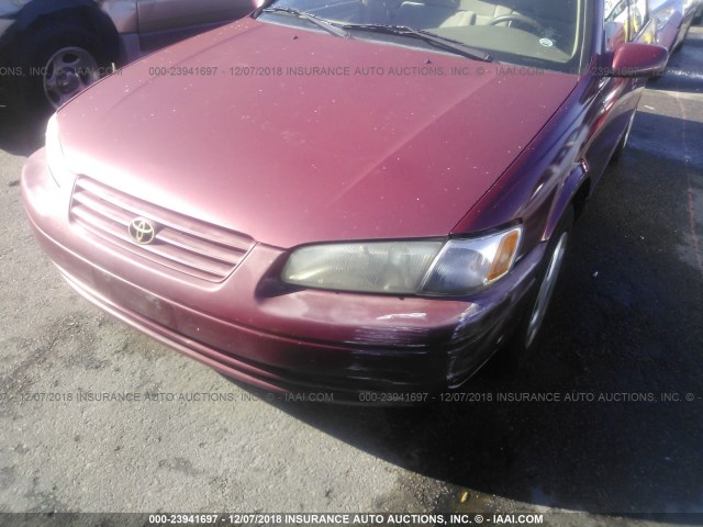 JT2BF22K8V0014441 - 1997 TOYOTA CAMRY LE/XLE RED photo 6