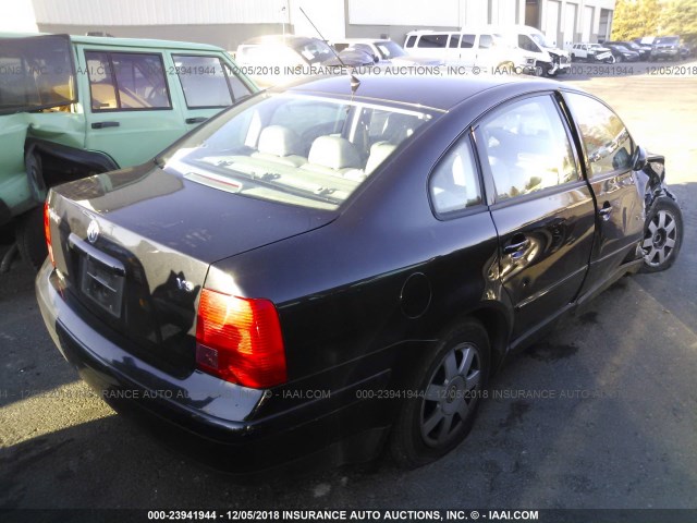 WVWMD23B4YP340964 - 2000 VOLKSWAGEN PASSAT GLS BLACK photo 4