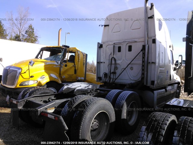 1FUJGLDR3CSBD4012 - 2012 FREIGHTLINER CASCADIA 125  WHITE photo 4