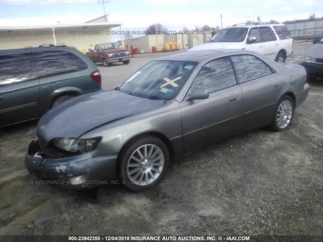 JT8BF28G3X0227597 - 1999 LEXUS ES 300 GRAY photo 2