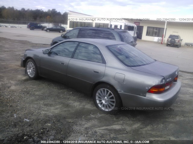 JT8BF28G3X0227597 - 1999 LEXUS ES 300 GRAY photo 3