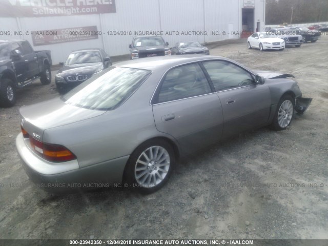 JT8BF28G3X0227597 - 1999 LEXUS ES 300 GRAY photo 4