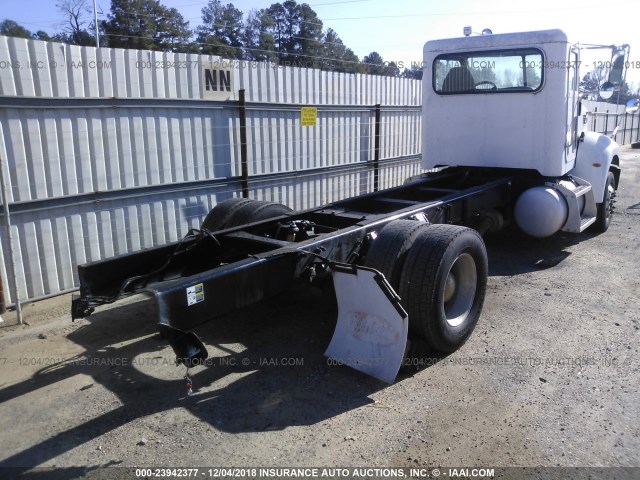 2NPLHZ7X47M734501 - 2007 PETERBILT 335 WHITE photo 4