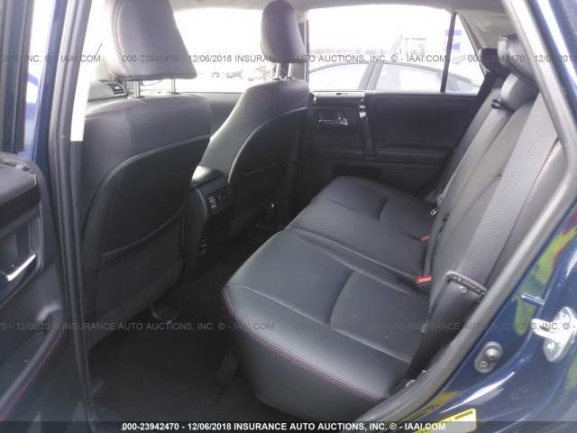 JTEBU5JR6J5511929 - 2018 TOYOTA 4RUNNER SR5 PREM/LTDL/TRAIL/TRD Granatowy zdjęcie 8
