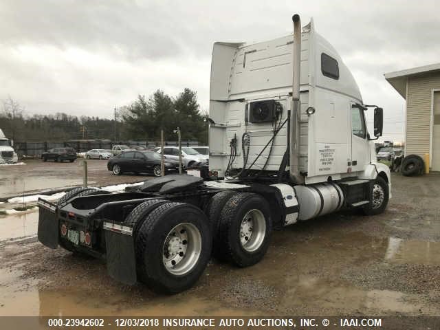 4V4NC9TH4DN568557 - 2013 VOLVO VN Unknown photo 4