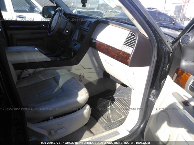 5LMFU27R23LJ39170 - 2003 LINCOLN NAVIGATOR Қара фото 5