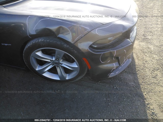 2C3CDXCT0JH225374 - 2018 DODGE CHARGER R/T GRAY photo 6