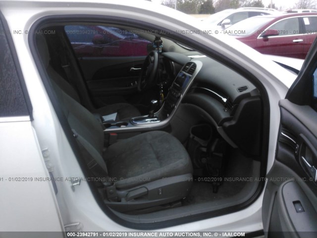 1G11B5SA3DF358920 - 2013 CHEVROLET MALIBU LS 白色 照片 5