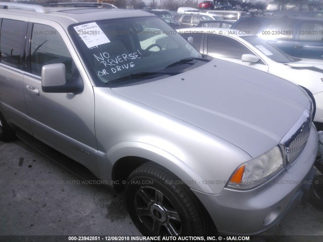 5LMEU88H45ZJ16946 - 2005 LINCOLN AVIATOR 银色 照片 6
