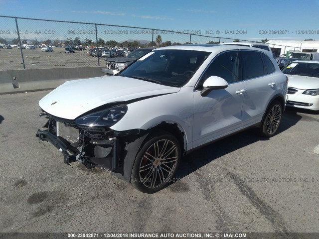 WP1AC2A25FLA80702 - 2015 PORSCHE CAYENNE TURBO WHITE photo 2