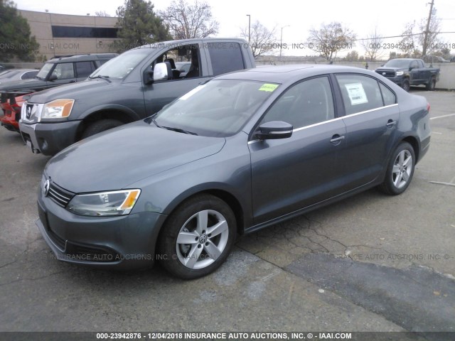 3VWLL7AJ1DM405563 - 2013 VOLKSWAGEN JETTA TDI GRAY photo 2