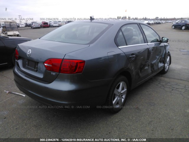 3VWLL7AJ1DM405563 - 2013 VOLKSWAGEN JETTA TDI GRAY photo 4