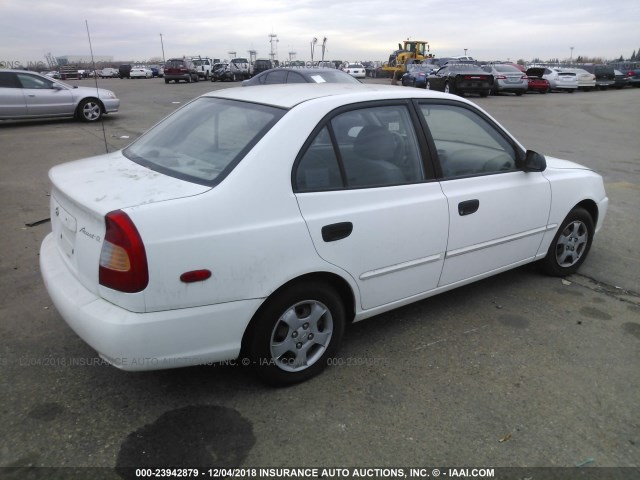 KMHCG45C32U314316 - 2002 HYUNDAI ACCENT GL WHITE photo 4