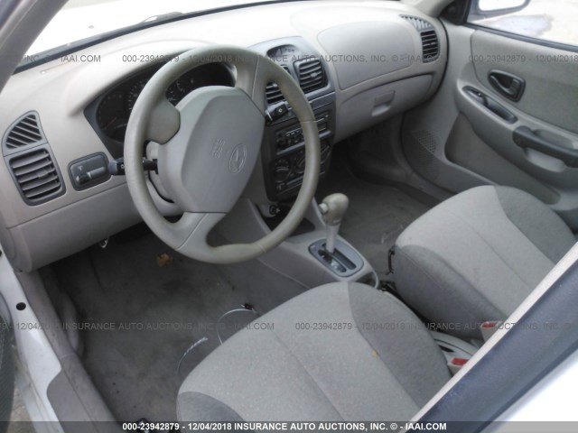 KMHCG45C32U314316 - 2002 HYUNDAI ACCENT GL WHITE photo 5