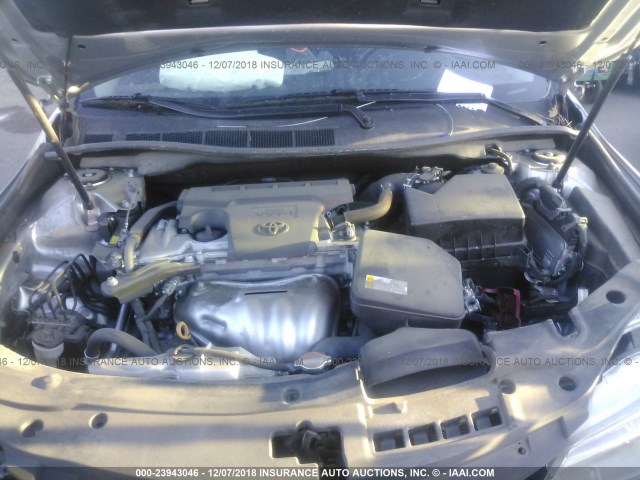 4T1BF1FKXGU121395 - 2016 TOYOTA CAMRY LE/XLE/SE/XSE SILVER photo 10