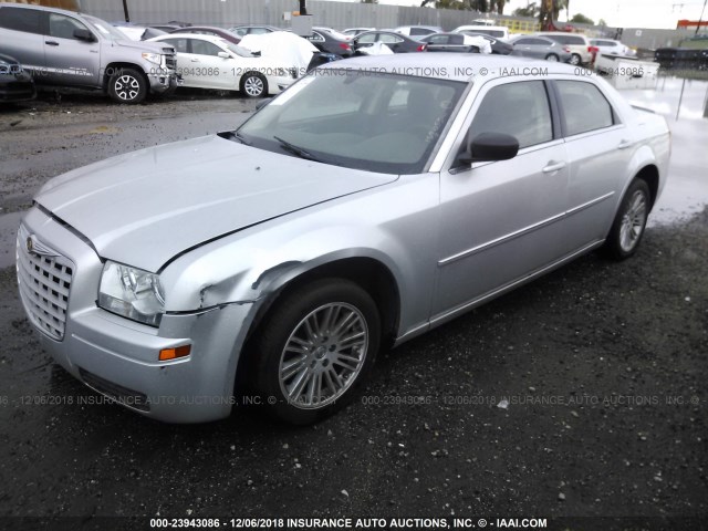 2C3KA43R98H208445 - 2008 CHRYSLER 300 LX SILVER photo 2