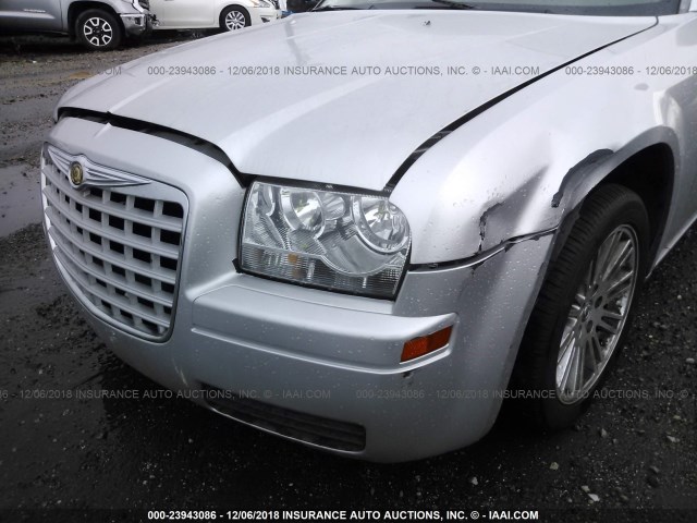 2C3KA43R98H208445 - 2008 CHRYSLER 300 LX SILVER photo 6