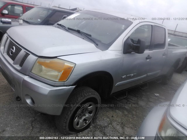 1N6BA07F68N305675 - 2008 NISSAN TITAN XE/SE/LE/PRO-4X SILVER photo 2