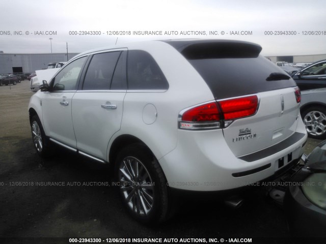 2LMDJ6JKXFBL34352 - 2015 LINCOLN MKX WHITE photo 3