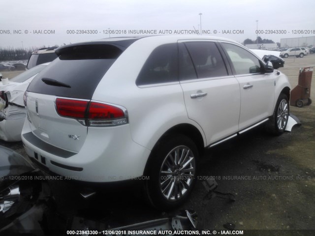 2LMDJ6JKXFBL34352 - 2015 LINCOLN MKX WHITE photo 4