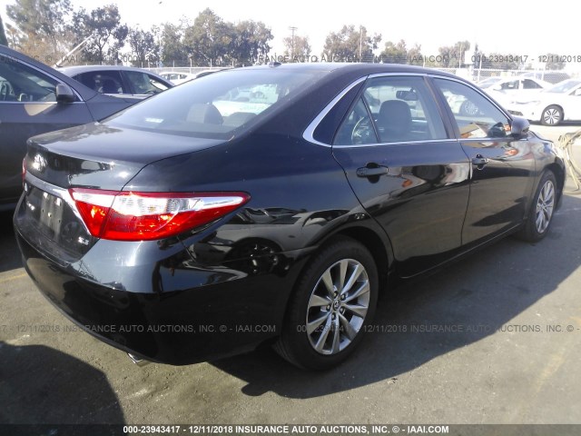 4T4BF1FK5GR540017 - 2016 TOYOTA CAMRY LE/XLE/SE/XSE BLACK photo 4