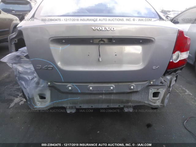 YV1MS390452108420 - 2005 VOLVO S40 2.4I GRAY photo 6