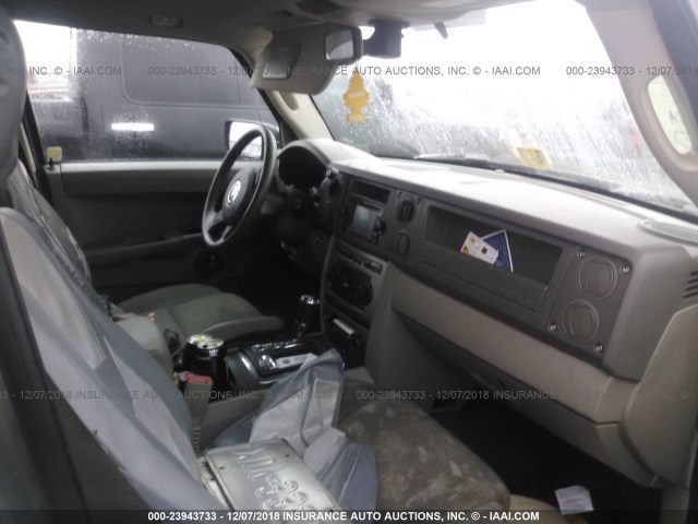 1J8HG48N36C275125 - 2006 JEEP COMMANDER BROWN photo 5
