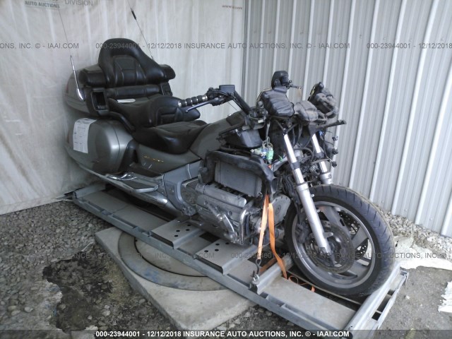 1HFSC47013A211953 - 2003 HONDA GL1800 GRAY photo 1