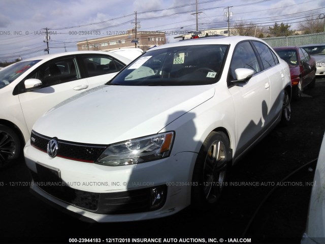 3VW4T7AJ6FM334089 - 2015 VOLKSWAGEN JETTA GLI WHITE photo 2