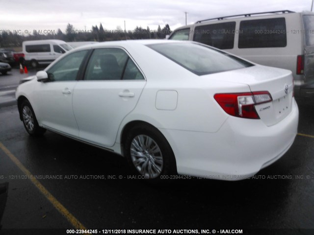 4T1BF1FK9CU585420 - 2012 TOYOTA CAMRY SE/LE/XLE WHITE photo 3