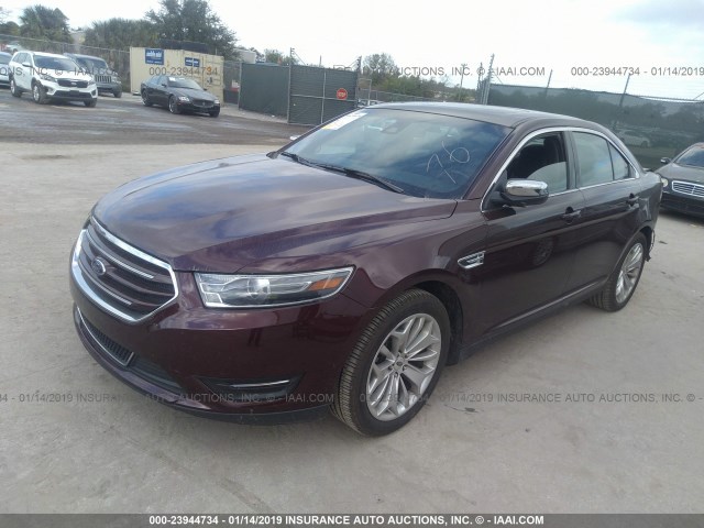 1FAHP2F8XJG124136 - 2018 FORD TAURUS LIMITED RED photo 2
