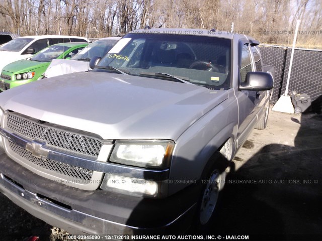 2GCEC19T151217701 - 2005 CHEVROLET SILVERADO C1500 GRAY photo 2