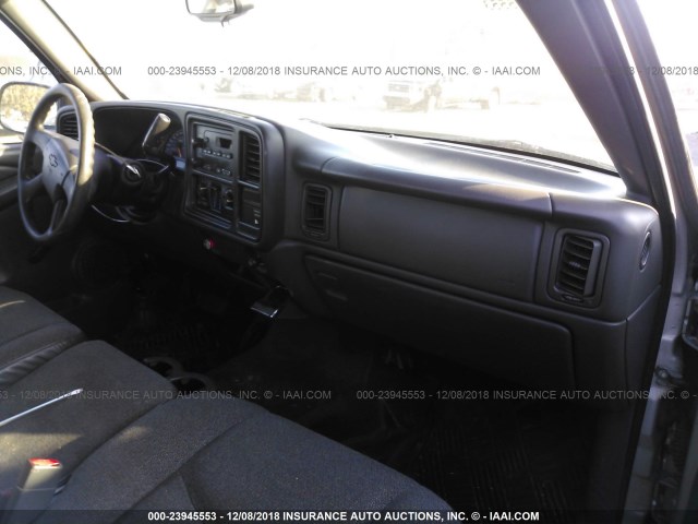 1GCEC19X34Z344653 - 2004 CHEVROLET SILVERADO C1500 GRAY photo 5