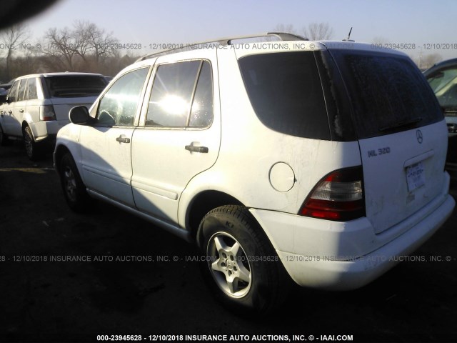 4JGAB54E81A244813 - 2001 MERCEDES-BENZ ML 320 WHITE photo 3