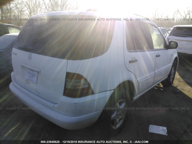 4JGAB54E81A244813 - 2001 MERCEDES-BENZ ML 320 WHITE photo 4