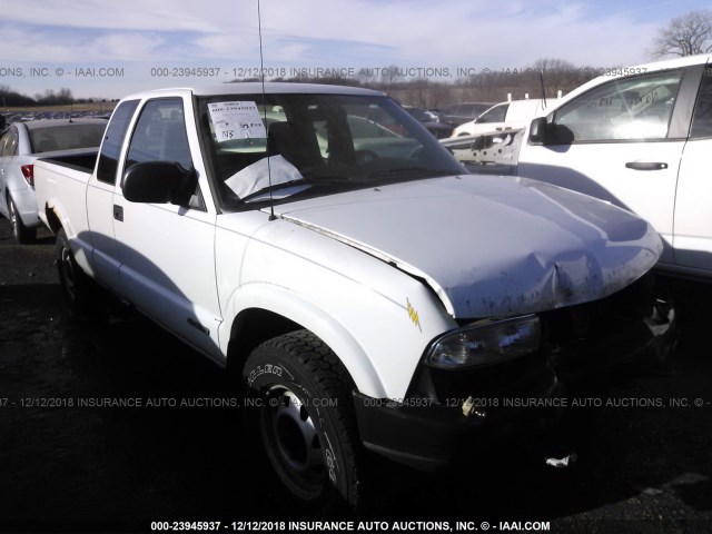 1GCDT19W728227468 - 2002 CHEVROLET S TRUCK S10 WHITE photo 1