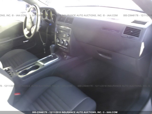 2C3CDYAG2CH235113 - 2012 DODGE CHALLENGER SXT SILVER photo 5