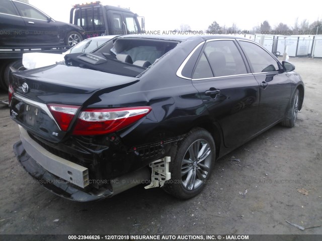 4T1BF1FKXHU701036 - 2017 TOYOTA CAMRY LE/XLE/SE/XSE BLACK photo 4