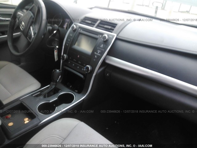 4T1BF1FKXHU701036 - 2017 TOYOTA CAMRY LE/XLE/SE/XSE BLACK photo 5