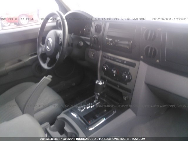 1J8HG48K37C661969 - 2007 JEEP COMMANDER Gümüş foto 5