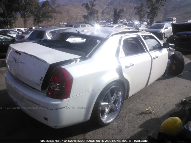 2C3CA5CV5AH105228 - 2010 CHRYSLER 300 TOURING WHITE photo 4