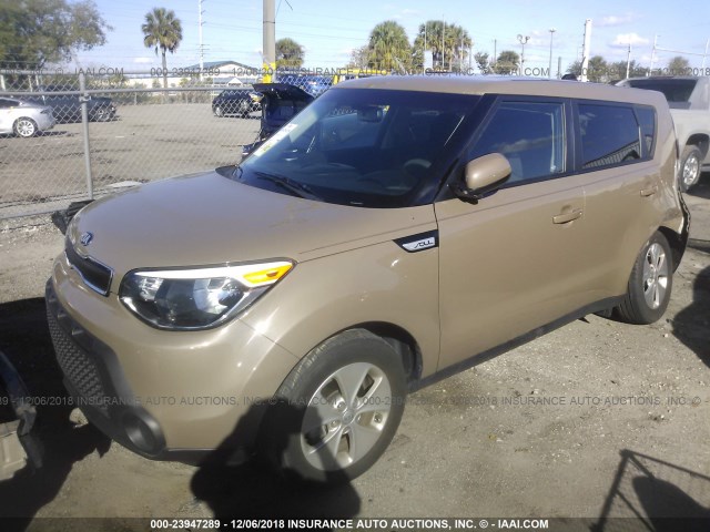 KNDJN2A22G7332511 - 2016 KIA SOUL BROWN photo 2