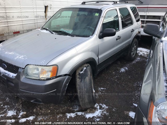 1FMYU03154KB63373 - 2004 FORD ESCAPE SILVER photo 2